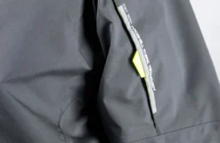 Vareuse CST500 Zhik -Marin Costumes Boutique 2020 featurebanner medium cst500 blacksmock 6