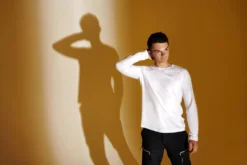 Haut Anti-UV Evolution 2.0 Musto -Marin Costumes Boutique 81155 002 studio evolution 003 sam whaley 1