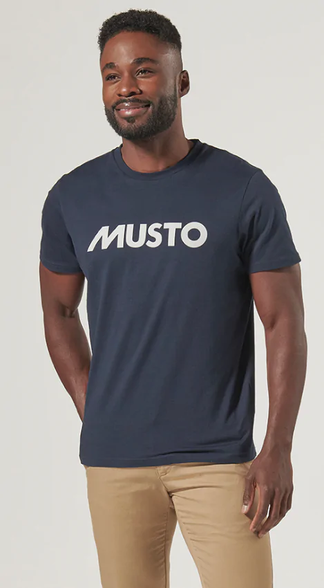 T-shirt Logo Homme Musto 5 T-shirt Logo Homme Musto – Image 3