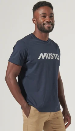 T-shirt Logo Homme Musto 11 T-shirt Logo Homme Musto -Marin Costumes Boutique capture d cran 2023 04 06 150937 1