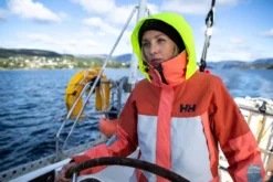 Veste Newport Coastal Femme Helly Hansen -Marin Costumes Boutique cathinka after spray 1