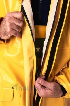 Veste Ciré Rosbras Cap Coz Guy Cotten 35 Veste Ciré Rosbras Cap Coz Guy Cotten -Marin Costumes Boutique guy cotten veste rosbras capcoz jaune 165