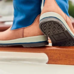 Bottes Shamrock Gore-Tex Dubarry 19 Bottes Shamrock Gore-Tex Dubarry -Marin Costumes Boutique shamrock gore tex dubarry semelle